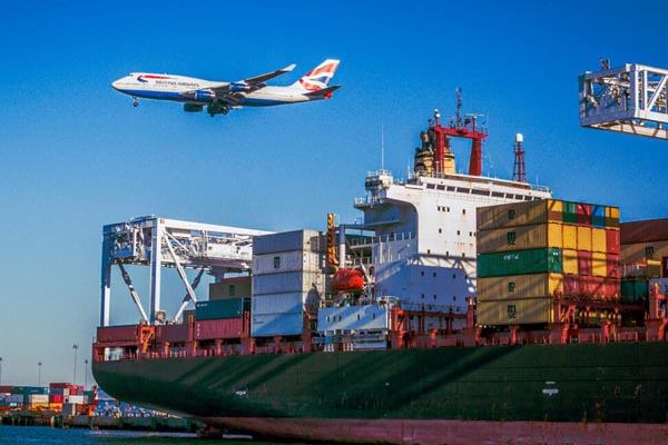 Freight Forwarding Explained: The Backbone of International Trade