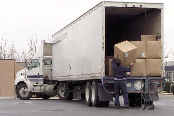 Full Truck Load vs. Less Than Truck Load: Choosing the Right Fit for Your Shipment